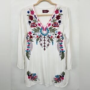 Avani Del Amour Bohemian Cottagecore Embroidered Floral Tunic Top.